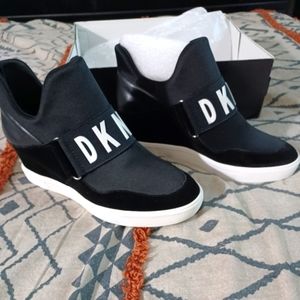 DKNY Cosmo Sneaker Wedge
